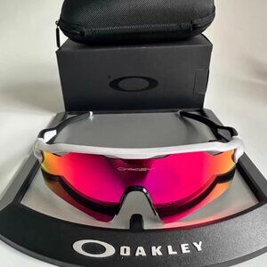 Oakley Sports Sunglasses – White Frame · Prizm Road Lens